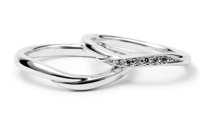 U字の結婚指輪
